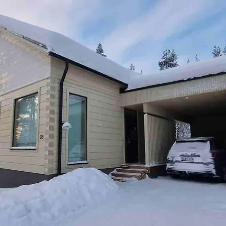 Ylellinen Hirsihuvila Yllaesjaervellae * Yllasjarvi